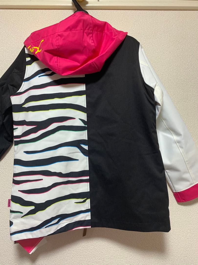 フェニックスX-NIX スキースノボウェアウィンタースポーツ用ジャケットとパンツ