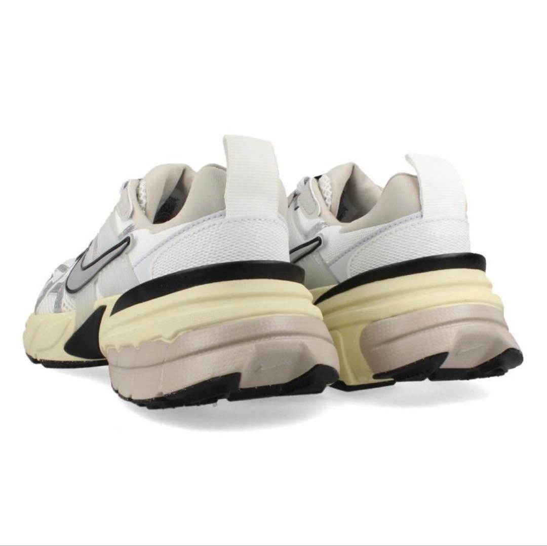 【入手困難】23.5 NIKE W V2K RUN \"WHITE SILVER