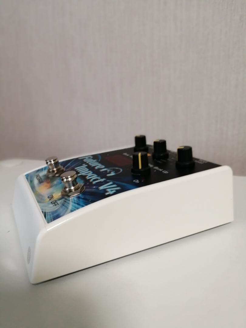 Future Impact V4 【未使用】　ベースエフェクター シンセ