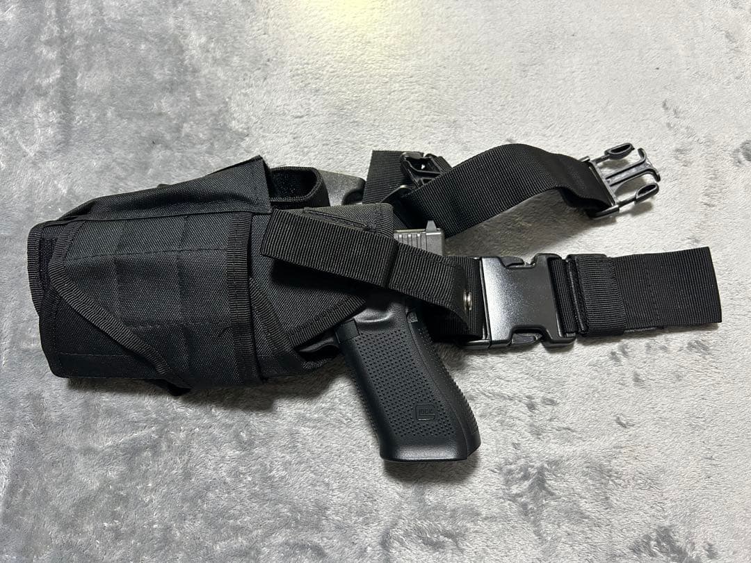 東京マルイ　glock17 gen5 コンペンセイター　予備マガジン　ホルスター