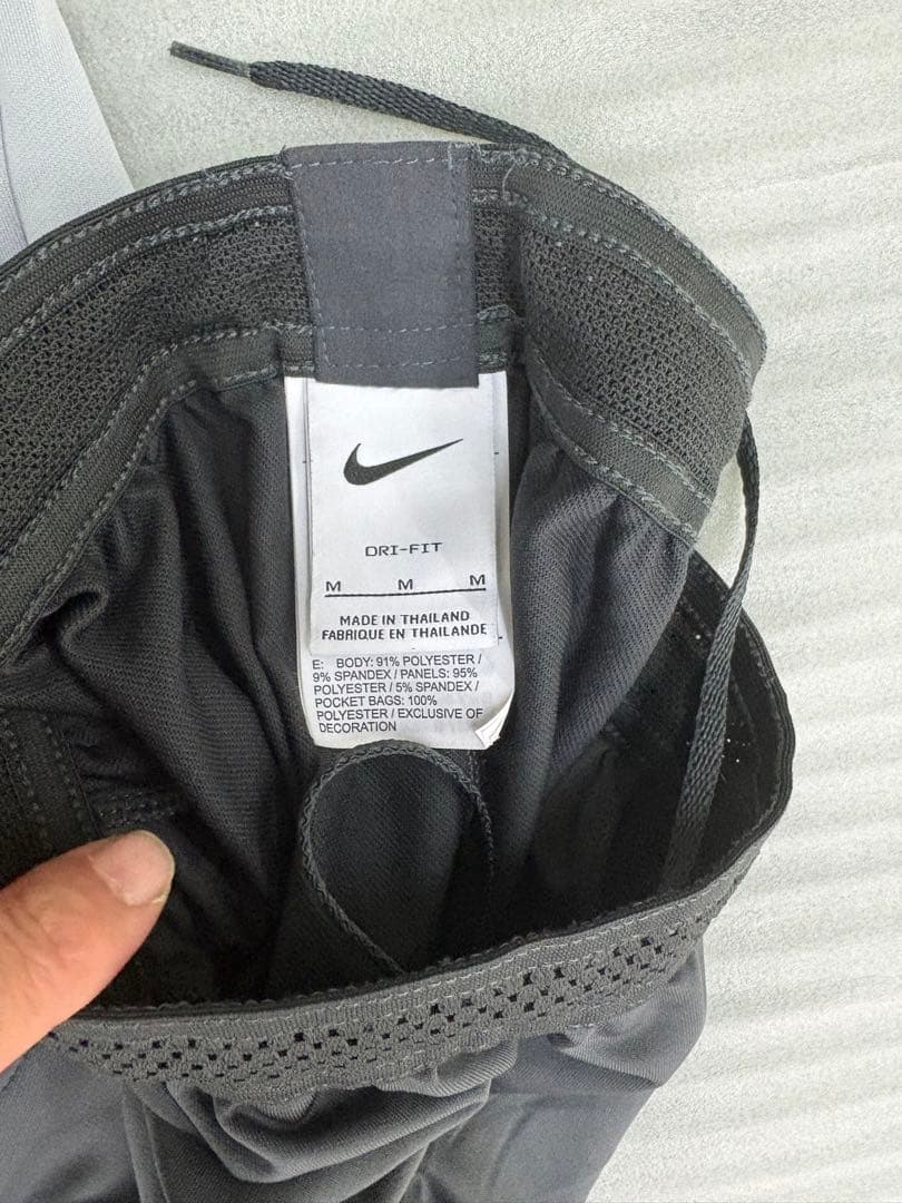 ナイキ　リヴァプール　トレーニングウエア