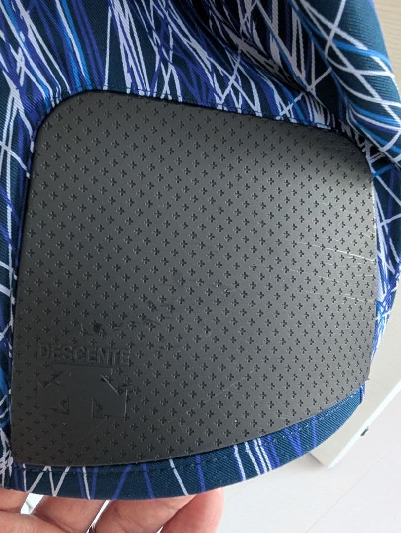 DESCENTE　スキーウェア　サイズМ