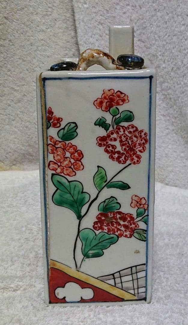 古伊万里角瓶 木製箱付きA444