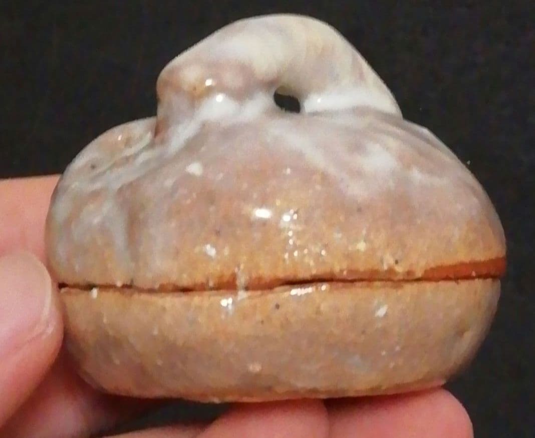 人間国宝　三輪休雪作　萩焼　はじき　香合　共箱　共布　茶道具