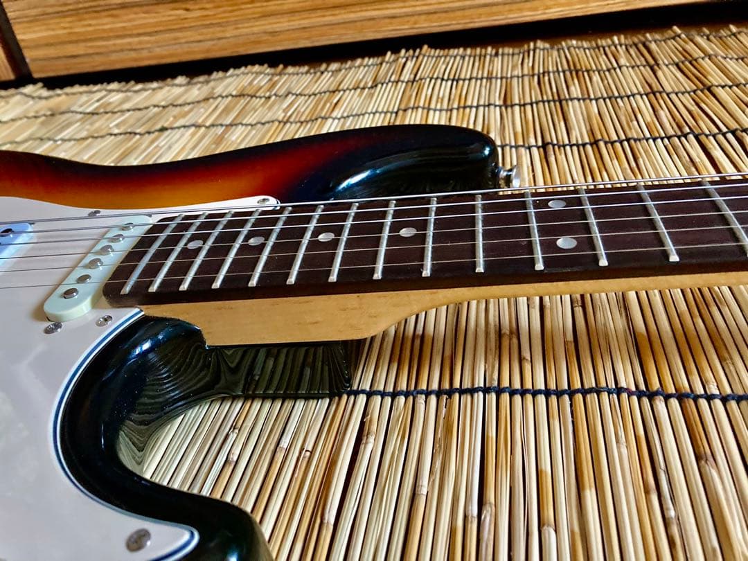 ☆美品　ローノイズで多機能搭載　BUSKERS SSH ST