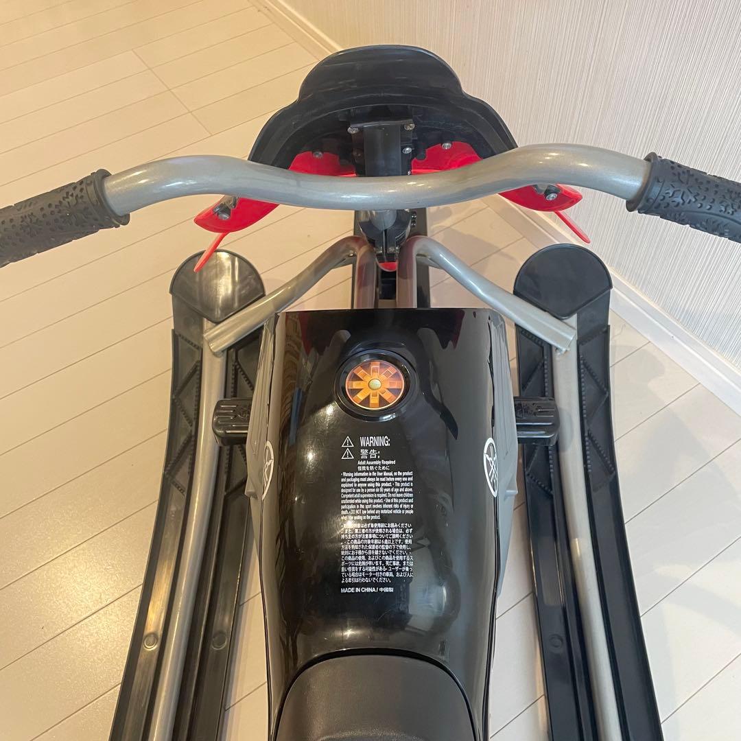 ヤマハ　スノーモービル型　ソリ　レッド　子供用