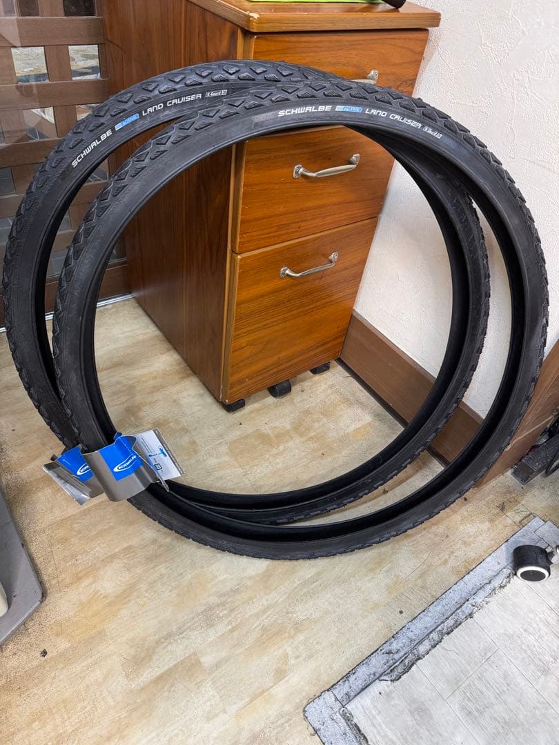 シュワルベ　ランドクルーザー　700✖︎40C