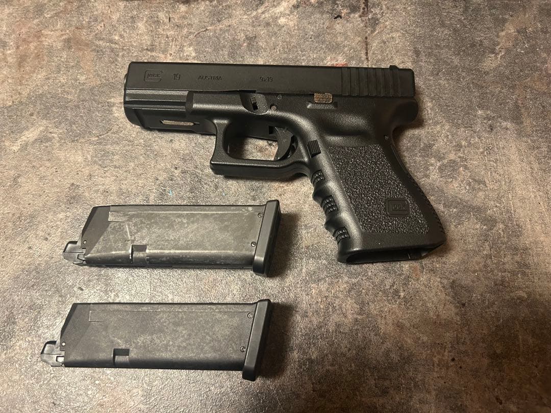 東京マルイ GLOCK 19 ガスガン マガジン2つ 動作確認済み