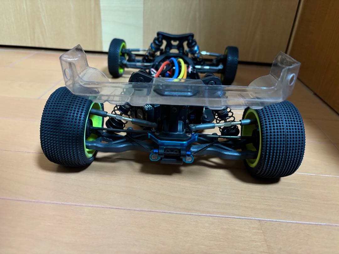 Associated RC10 B7 メカ類付き スペアパーツ多数