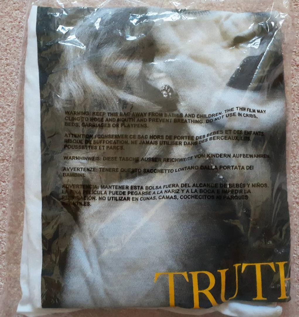未開封新品　マドンナ　TRUTH OR DARE - NAKED　貴重 Tシャツ