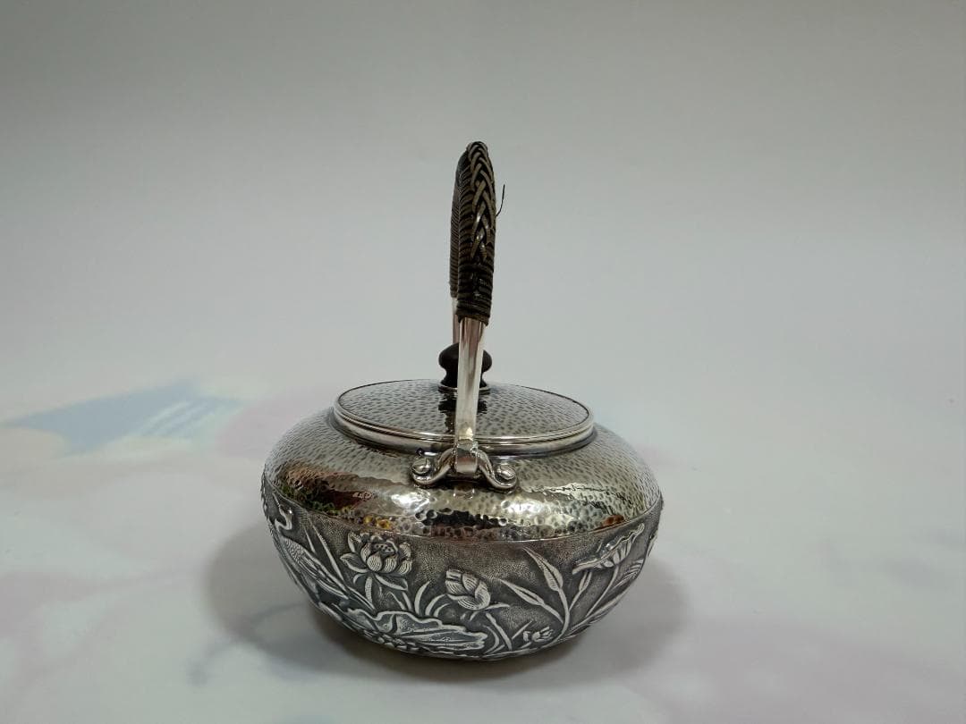 純銀製 鶴と蓮文様 鎚目紋 湯沸 銀瓶 煎茶道具