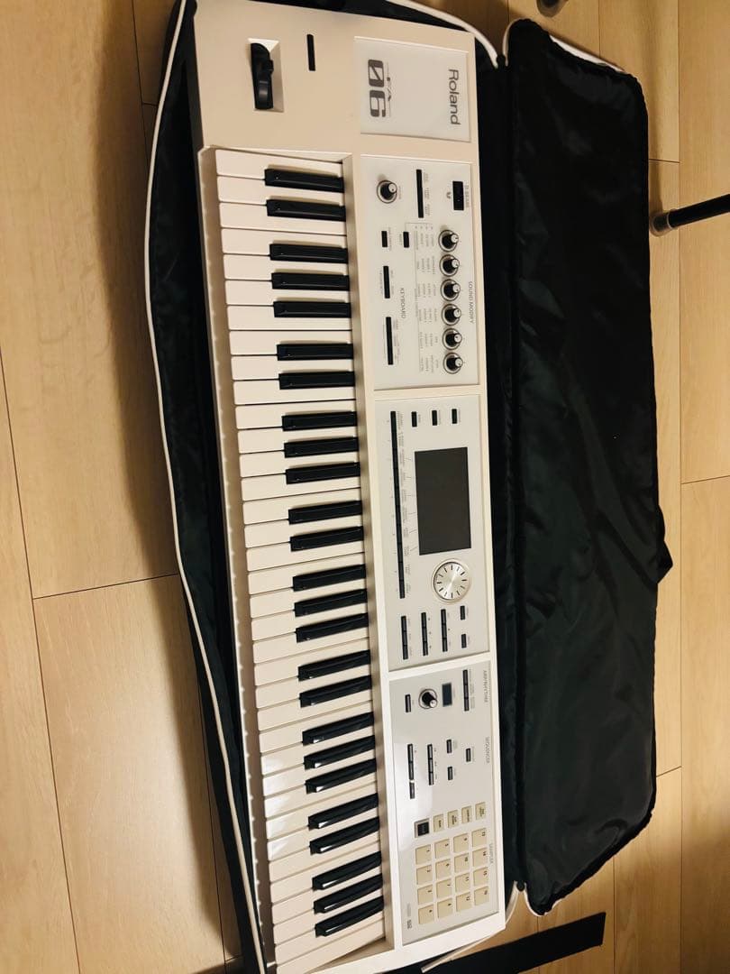 Roland FA-06 限定ホワイト　年内最終セール