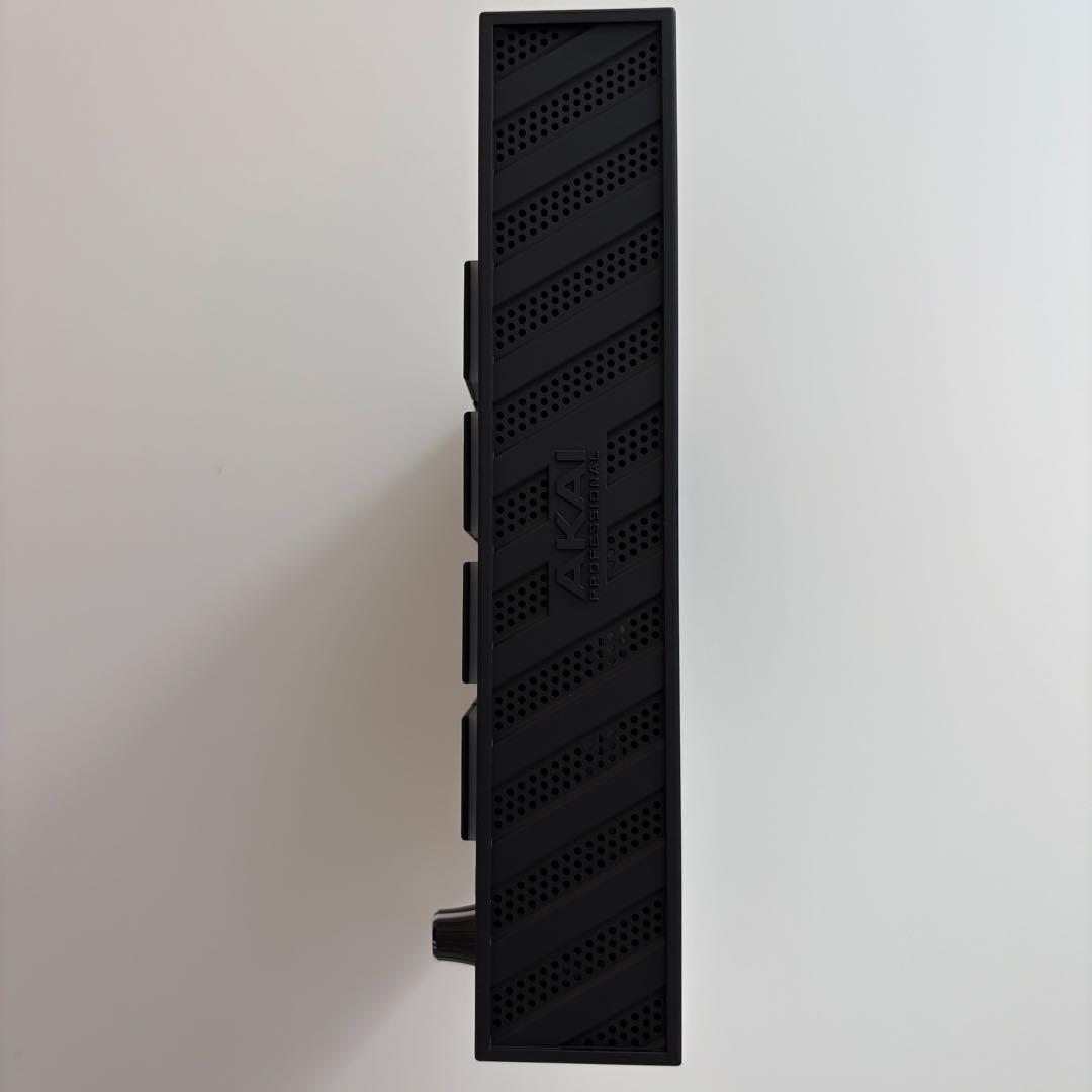 [美品] AKAI MPC Live 2