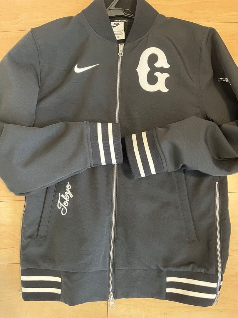 読売ジャイアンツナイキグランドコート2024