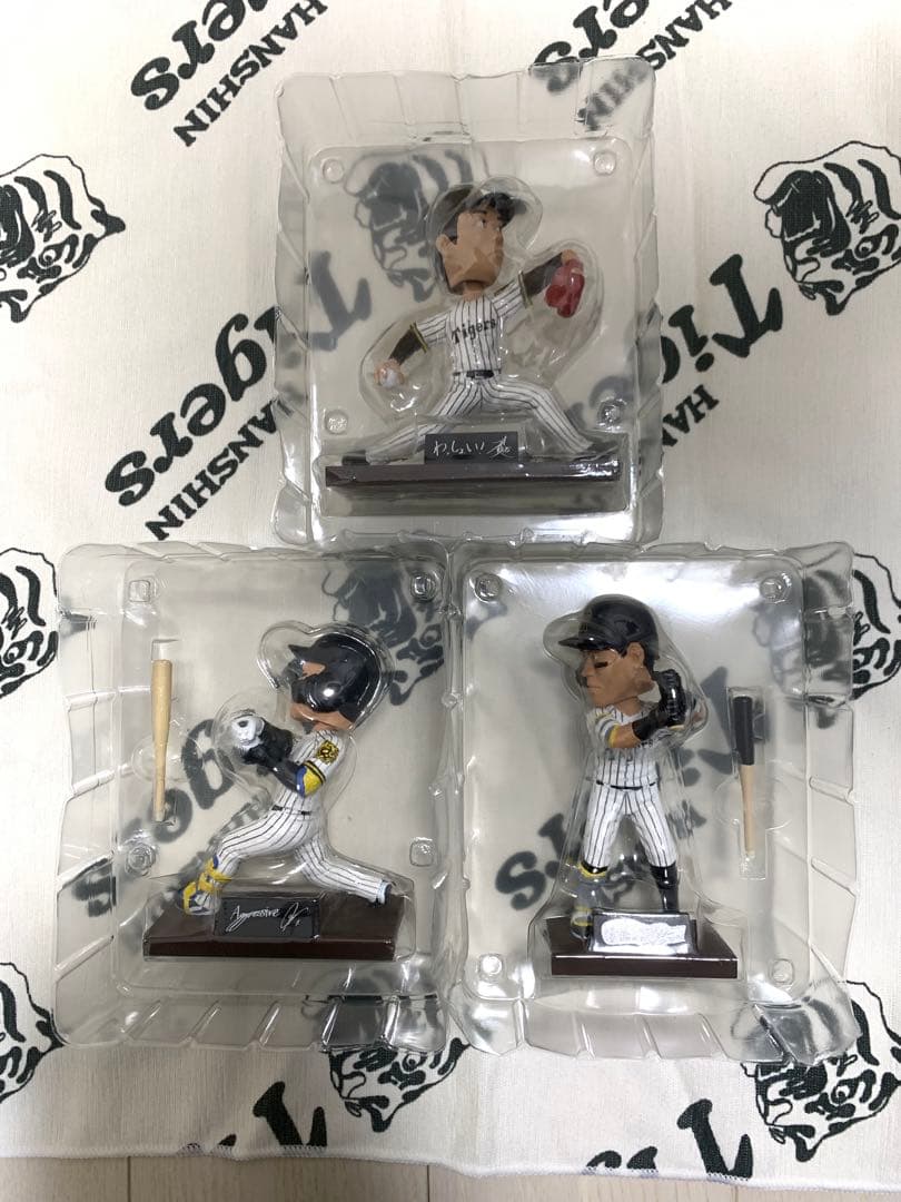 ボブルヘッドフィギュア 2025 阪神タイガース　才木　森下　佐藤　3個セット