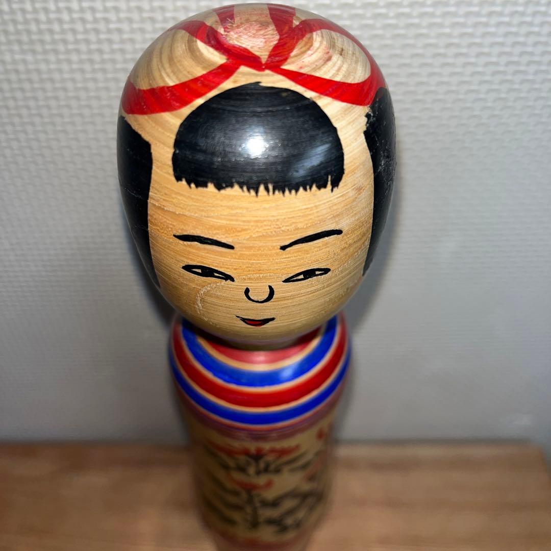 ⭕️伝統こけし　木地山こけし　⭕️超レア　⭕️自作赤色菊花ロクロ線模様　小椋久太郎