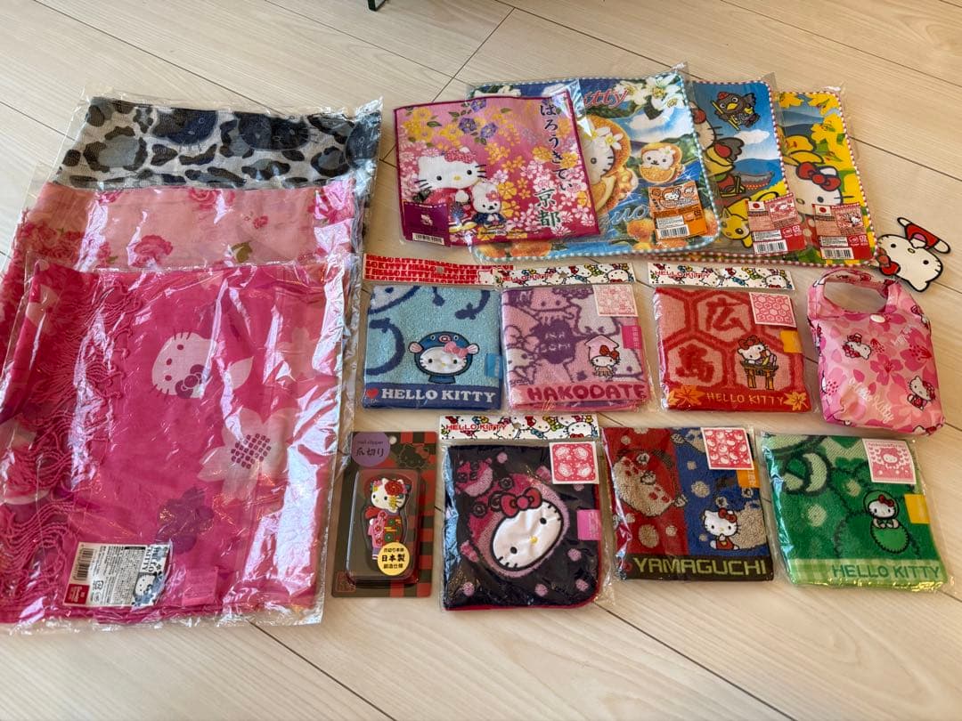 ハローキティ 11点セットエコバッグ　爪切り　スカーフ枚　ハンカチ