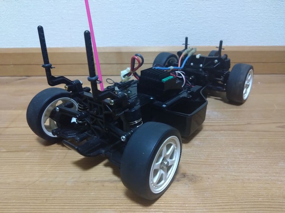 希少!　美品!　タミヤ　FF01　シャーシ　　メカ付　ラジコン