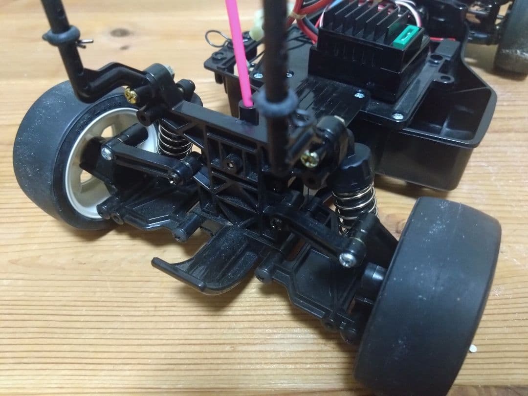 希少!　美品!　タミヤ　FF01　シャーシ　　メカ付　ラジコン