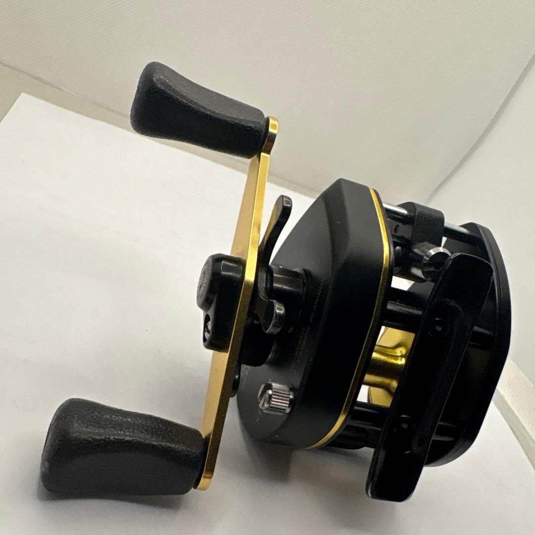 Daiwa MILLIONAIRE st-10AC8ハイスピード ベイトリール