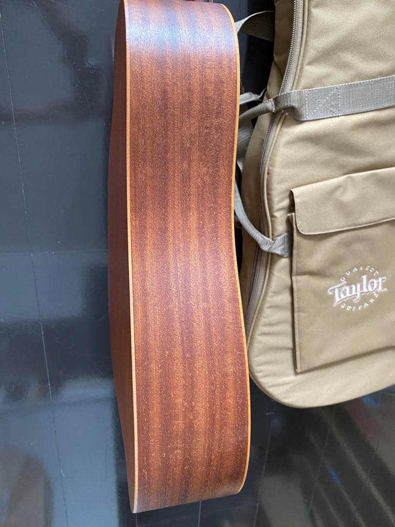 アコースティックギター　taylor
