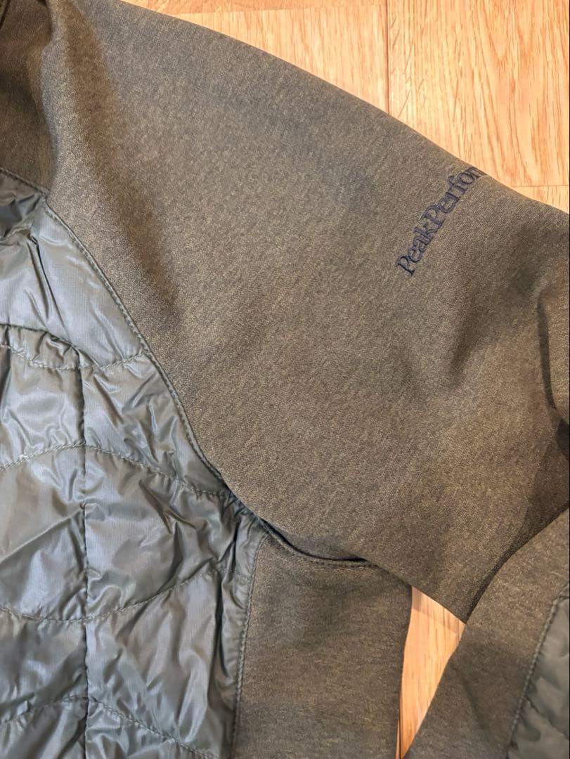【ピークパフォーマンス】美品ヘリウムハイブリッドダウンジャケット