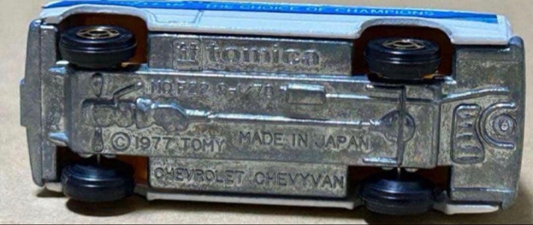 日本製 トミカ シボレー シェビーバン