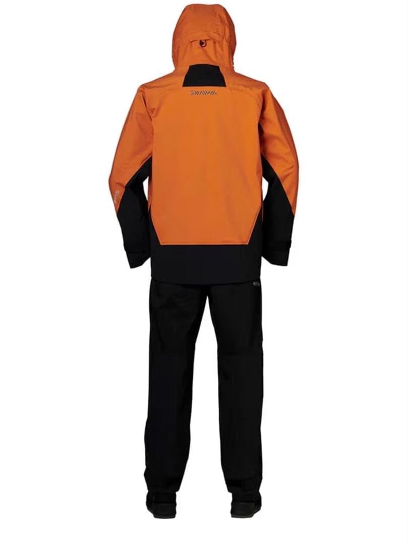 ダイワ　ゴアテックス レインウェア DR1322A 一度試着の極美品