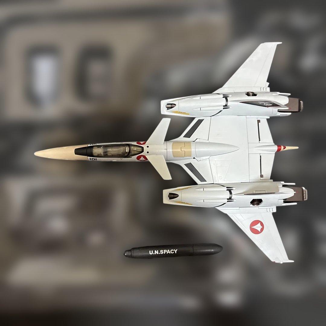 ARCADIA　1/60　完全変形　VF-4A ライトニングIII 一条輝搭乗機