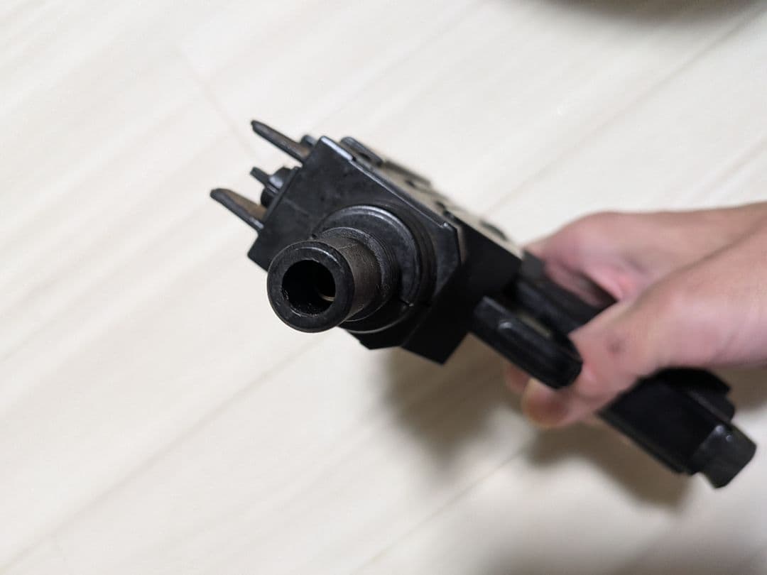 マルゼンウージーピストルになります