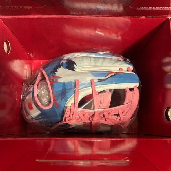 MLB 東京シリーズ 開幕戦 100個限定グローブ　ピンク