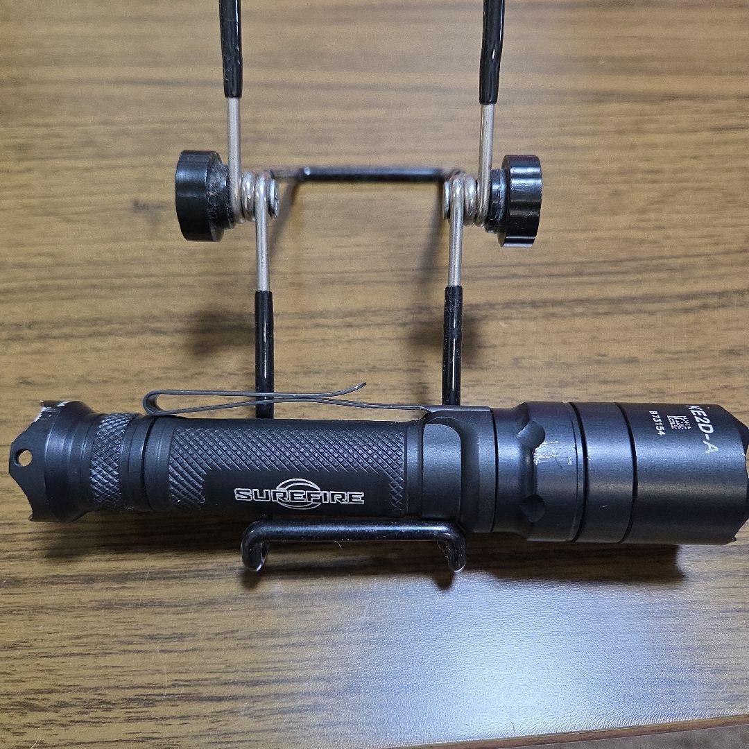 Surefire E2D LED 懐中電灯