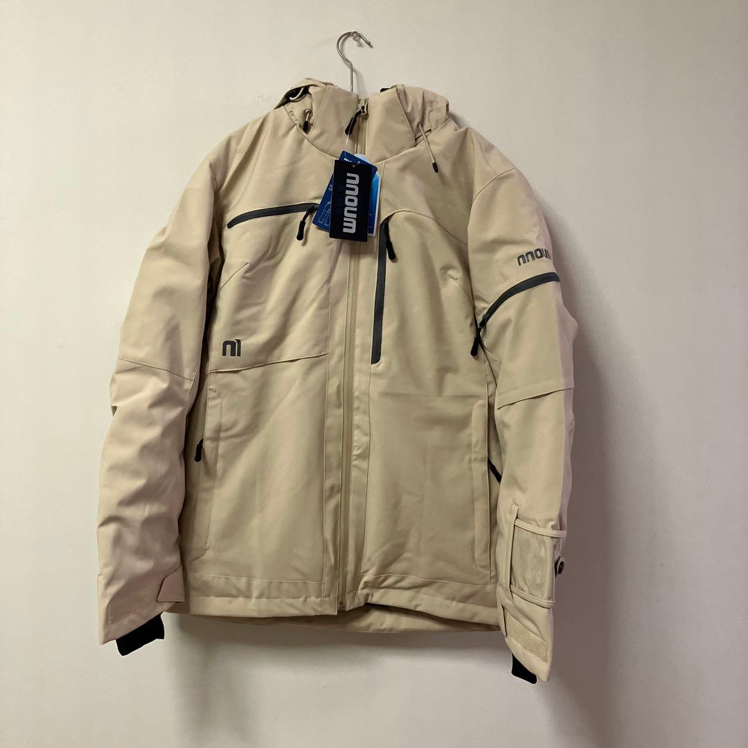 nnoumスキー、スノボーウェア上下セット新品未使用