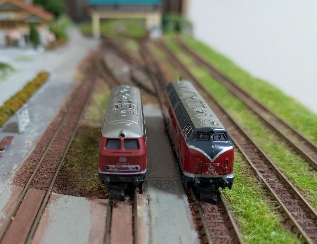 Zゲージディーゼル機関車2両セット