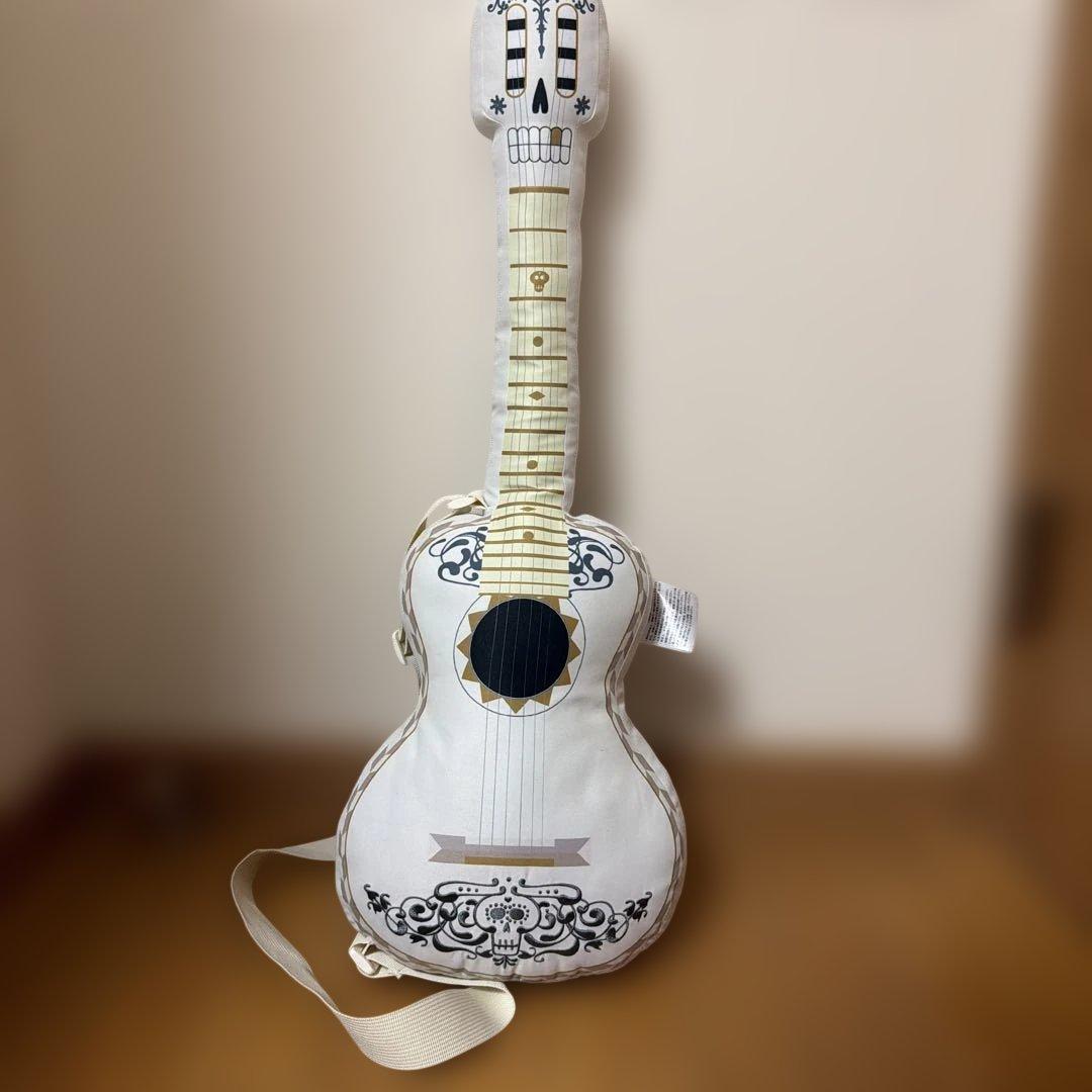 ディズニーストア　リメンバーミー　ミゲル　ギター　クッション