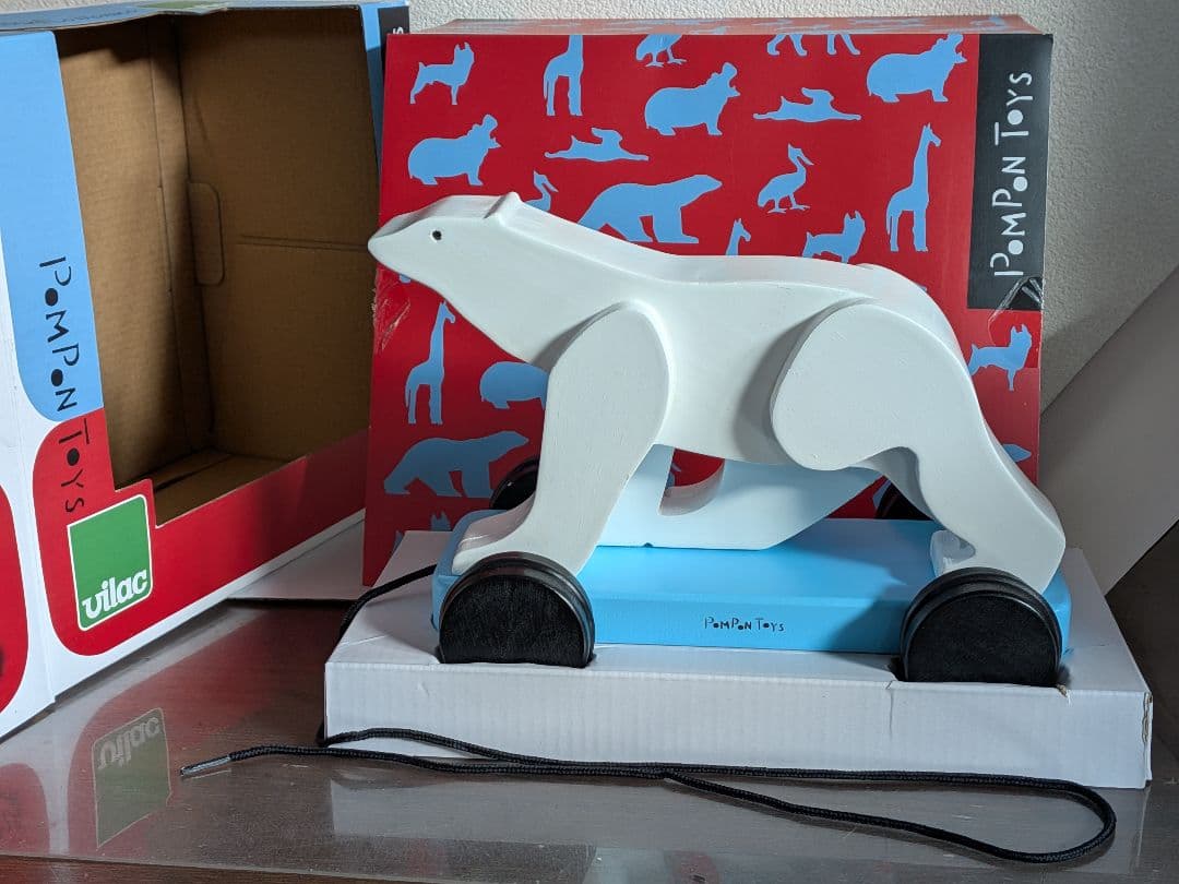 新品だけど少し傷ありオルセー美術館　ポンポン　木製おもちゃ　シロクマ　パリお土産