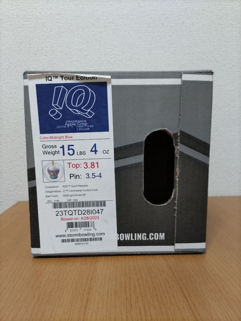 【新品】ボウリング ボール　IQツアーエディション　15ポンド