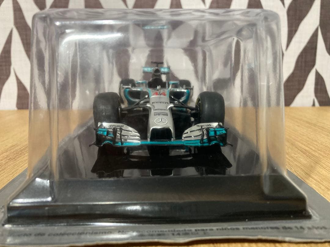 一台限定入荷　日本未発売　ビッグスケールF1コレクション　メルセデス　W05