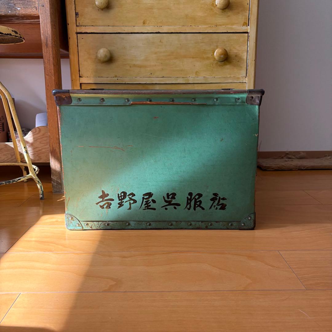 1960年代の日本硫化紙（スチールペーパー）製の呉服店用収納箱