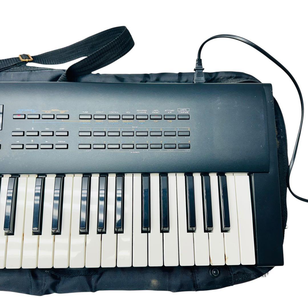 Roland シンセサイザ　JV-80