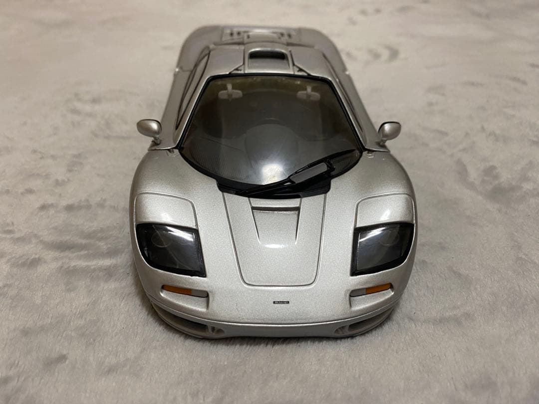 ミニカー UT McLaren F1 1/18