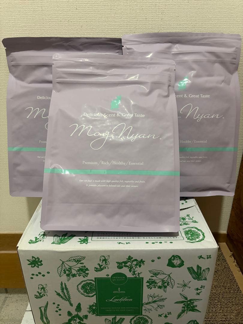 モグニャン　キャットフード　1.5kg×3袋
