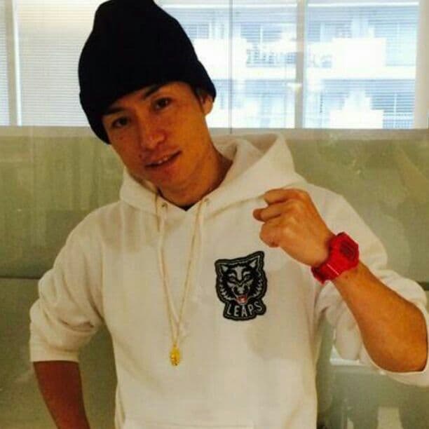 EXILEとGshockのコラボ赤