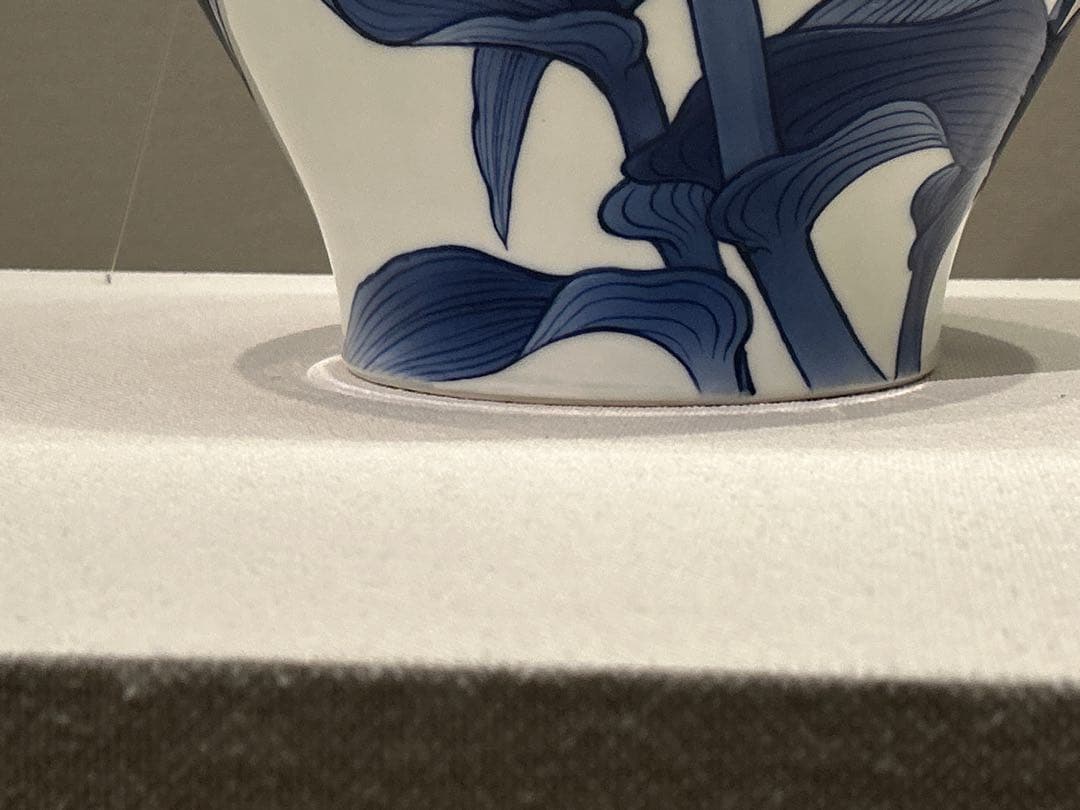 加藤友太郎　釉下彩　友玉園陶寿製　柿木に鴉　花瓶