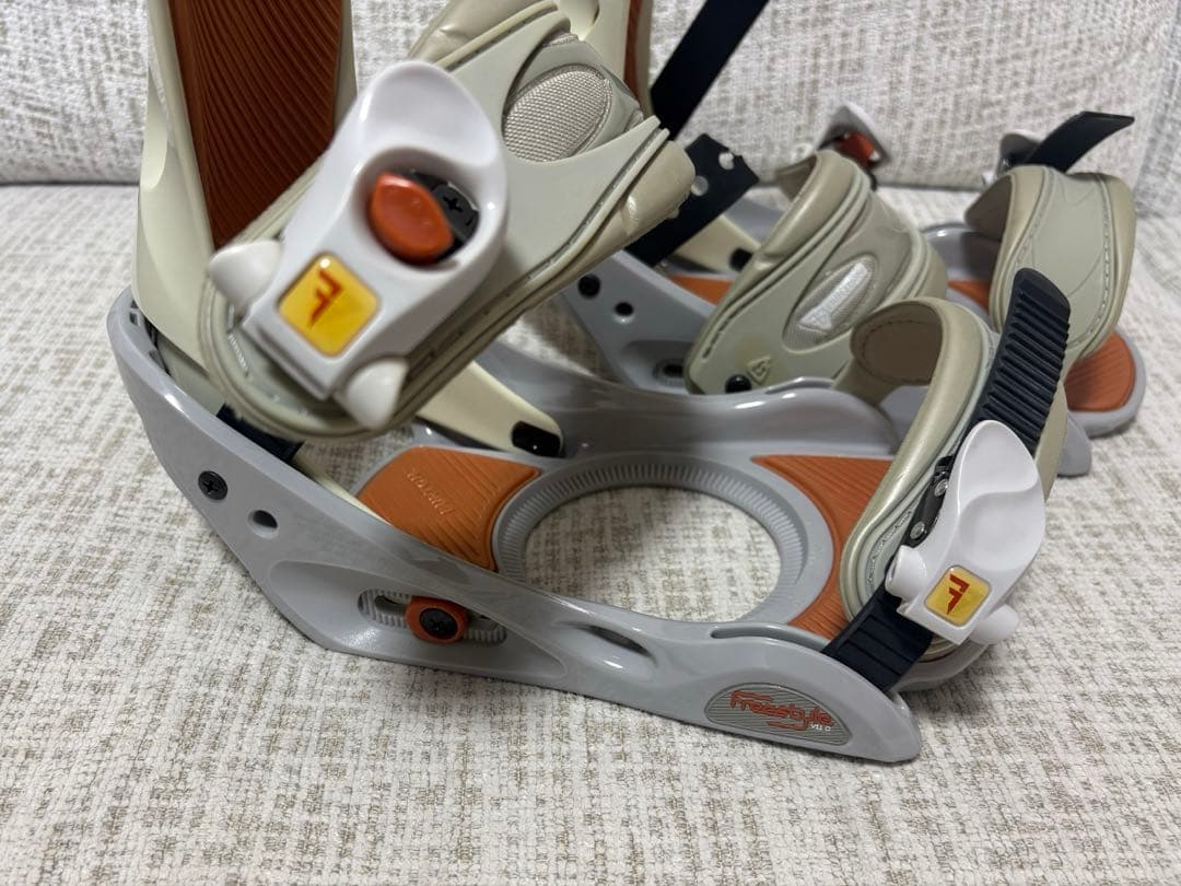 【未使用】BURTON バートン ビンディング Freestyle Mサイズ