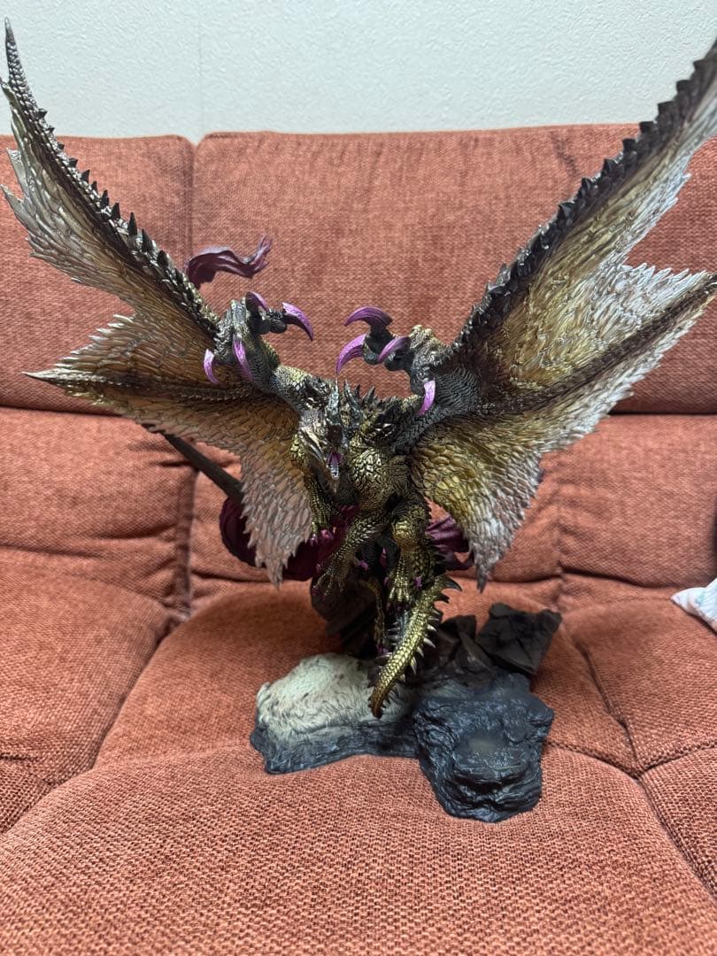 天廻龍シャガルマガラフィギュア　箱無し