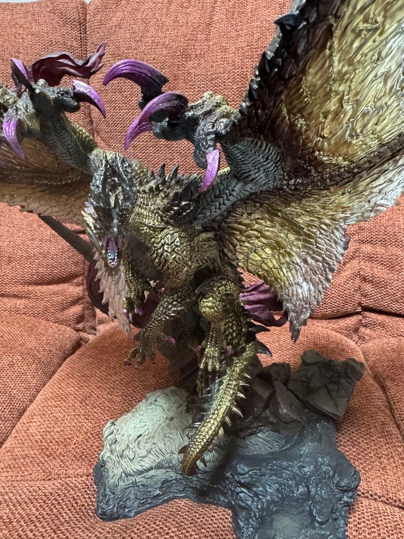 天廻龍シャガルマガラフィギュア　箱無し