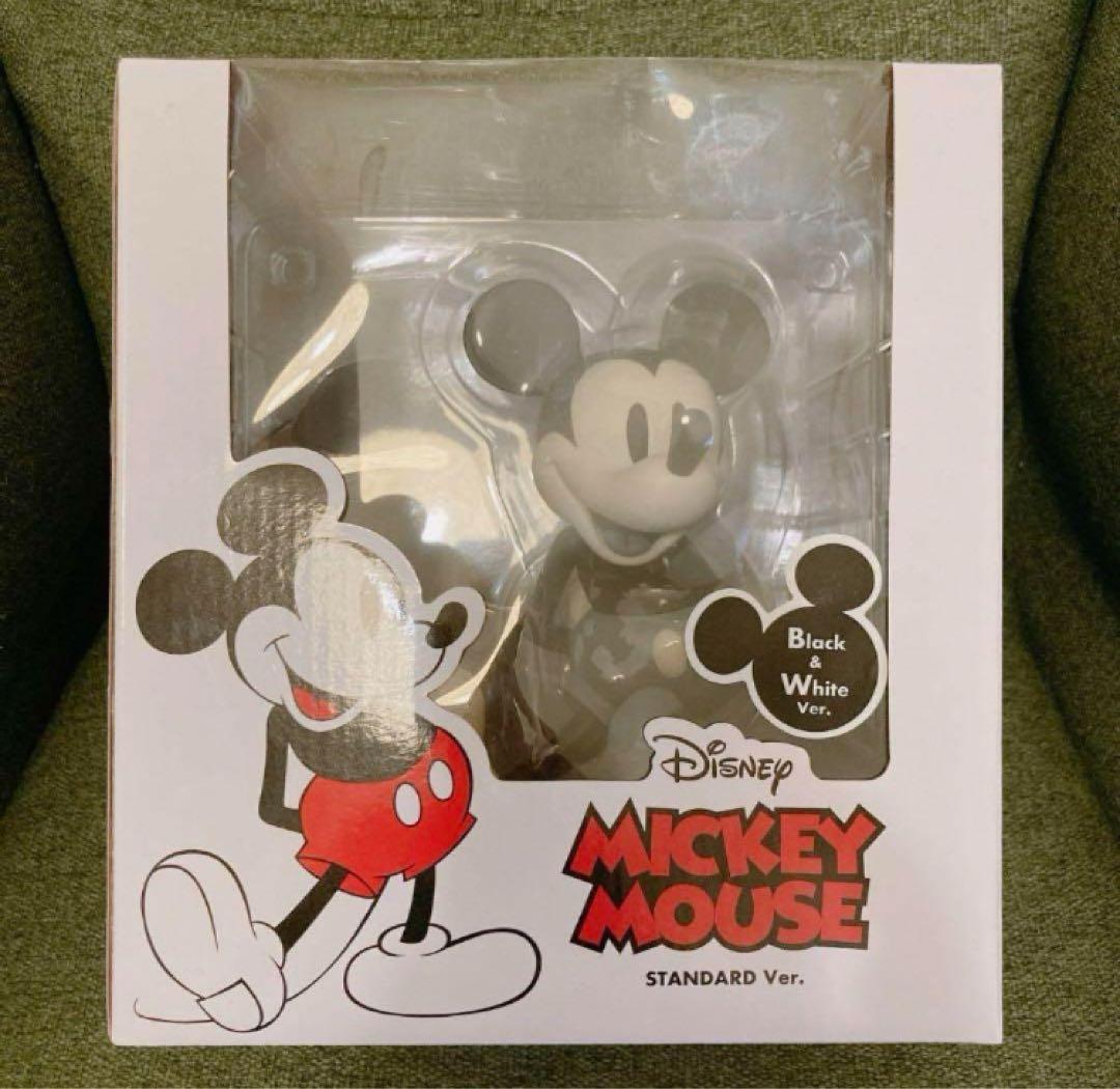ミッキー　白黒　フィギュア