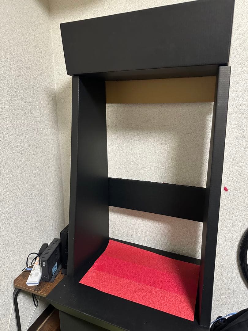 スロット台　ダンボール製　軽量　黒　耐久性○ 見栄えが良い