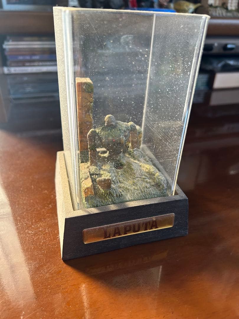 ラピュタ フィギュア 透明ケース付き